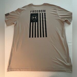 Under Armour T-Shirt, tan, Extra Large